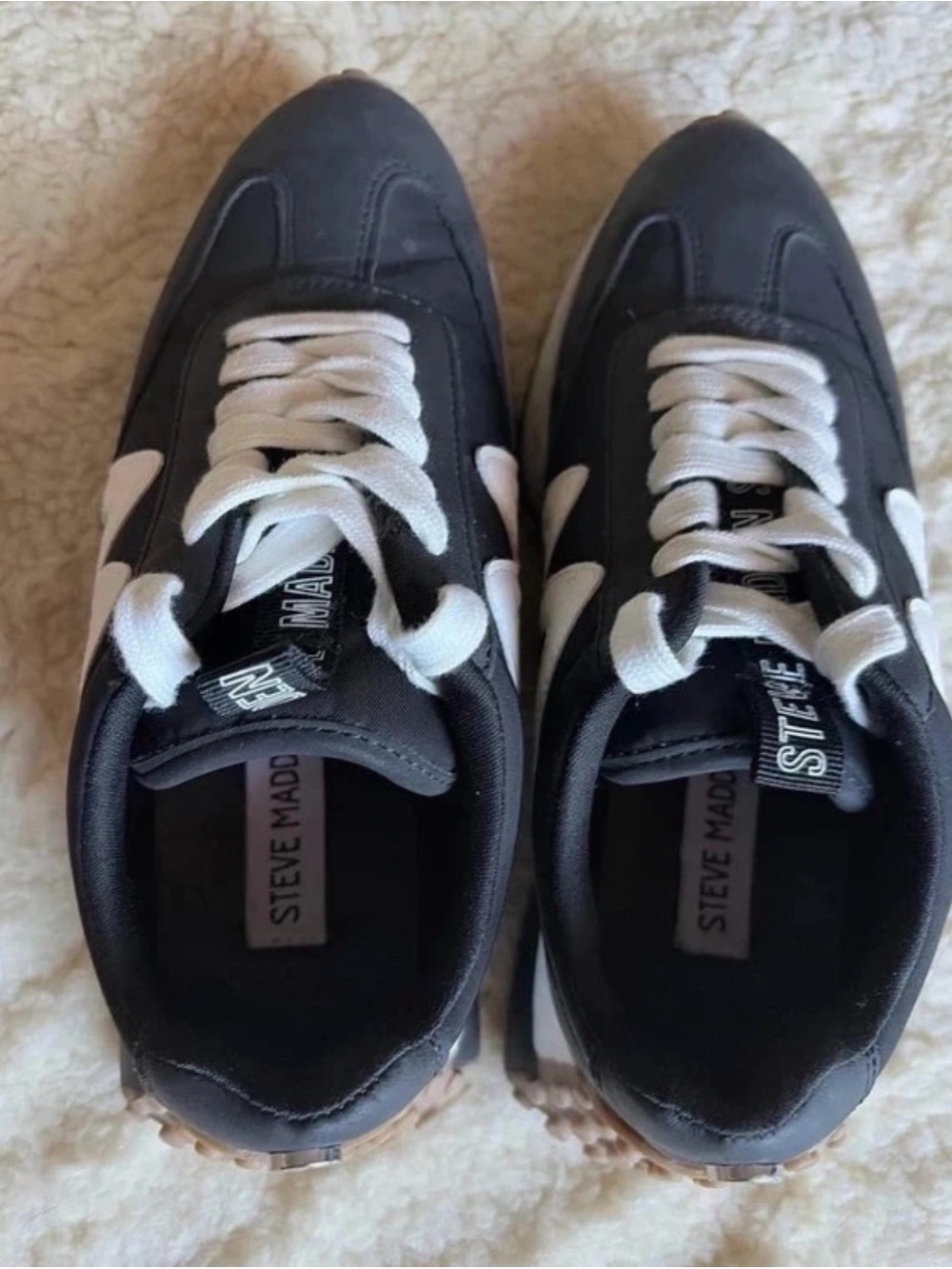 Steven Madden girls Black & White Athletic Sneakers 5.5 Youth size - Picture 4 of 9
